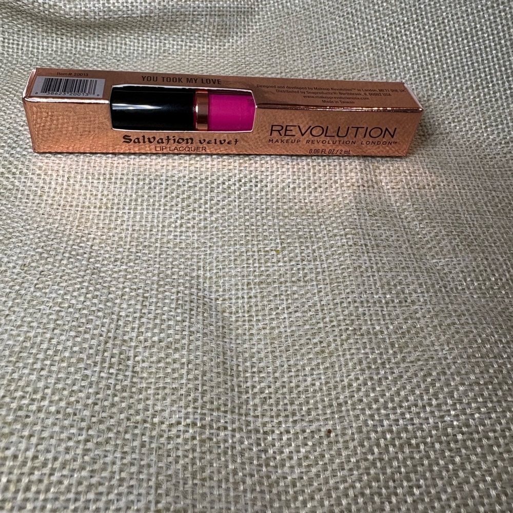 Revolution Salvation Velvet Lip Lacquer - Bold Pink